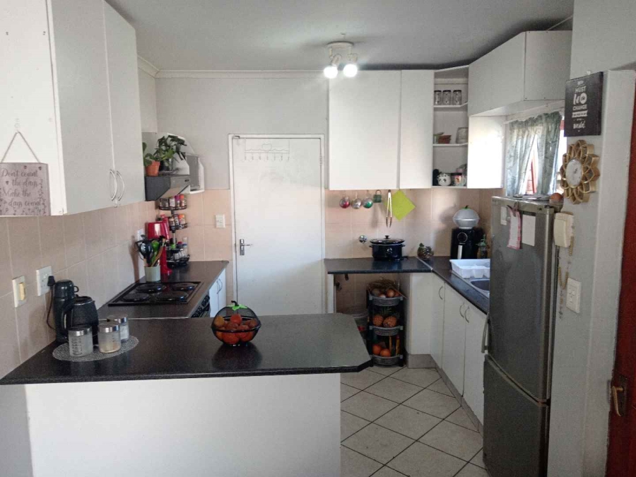 To Let 3 Bedroom Property for Rent in Zonnendal Western Cape